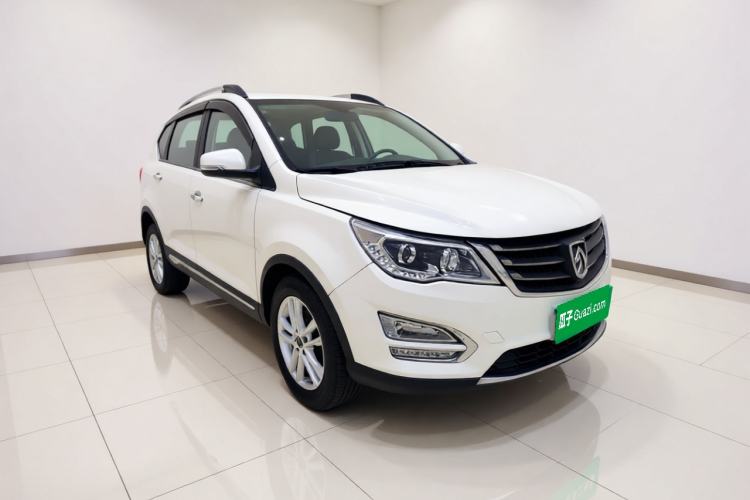 Used Baojun 560 2016 1.5T Manual Elite Edition Front Right 45 Deg