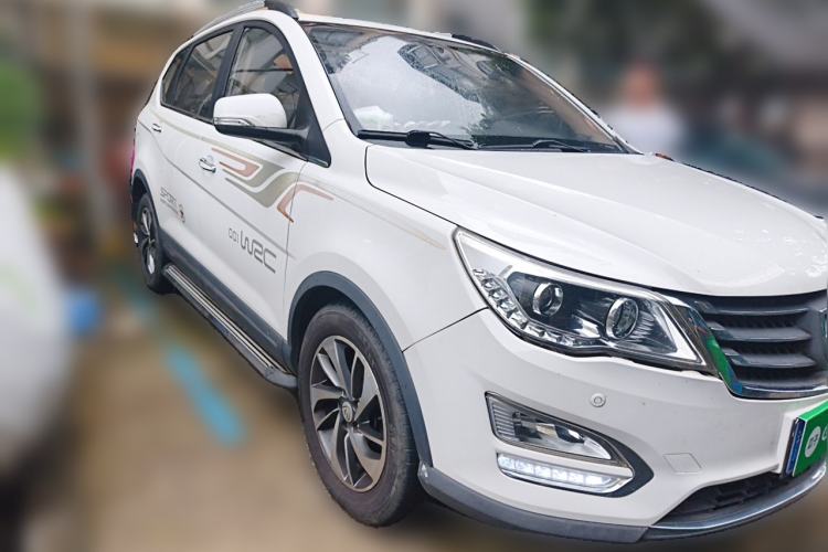 Used Baojun 560 2016 1.5T Manual Luxury Model Front Right 45 Deg