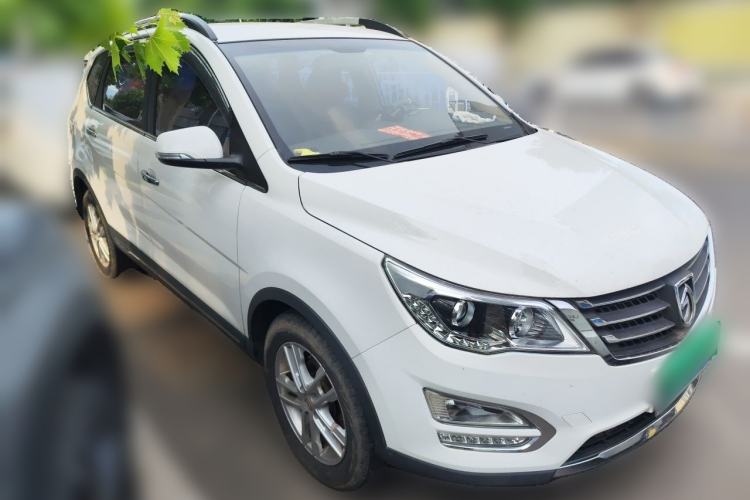 Used Baojun 560 2016 1.8L iAMT Elite Edition Front Right 45 Deg