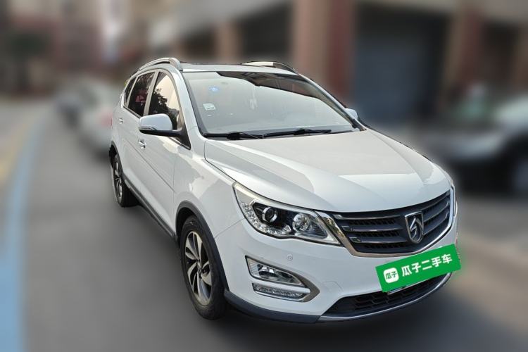 Used Baojun 560 2016 1.5T Manual Luxury Model Front Right 45 Deg