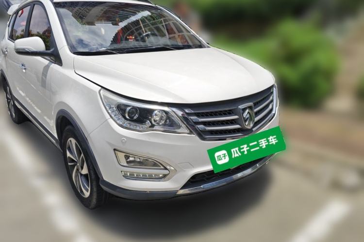 Used Baojun 560 2016 1.8L iAMT Luxury Model Front Right 45 Deg