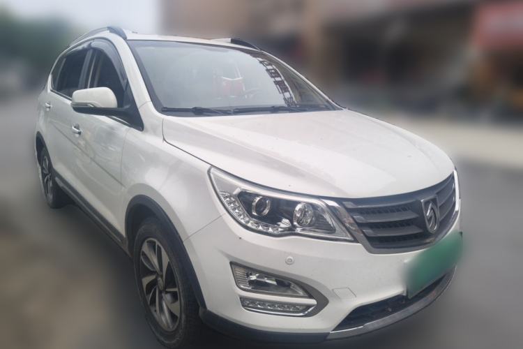 Used Baojun 560 2016 1.8L iAMT Luxury Model Front Right 45 Deg