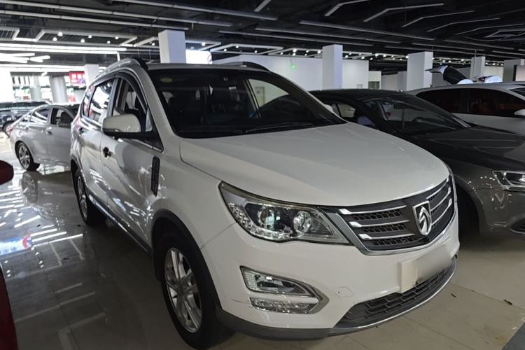 Used Baojun 560 2016 1.8L Manual Elite Edition Front Right 45 Deg