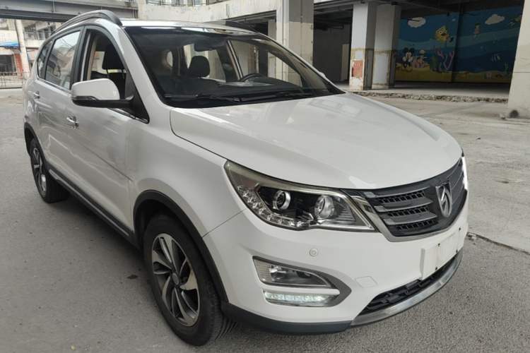Used Baojun 560 2016 1.8L iAMT Luxury Model Front Right 45 Deg