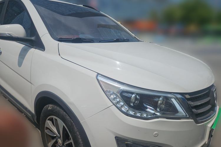 Used Baojun 560 2016 1.8L iAMT Luxury Model Front Right 45 Deg