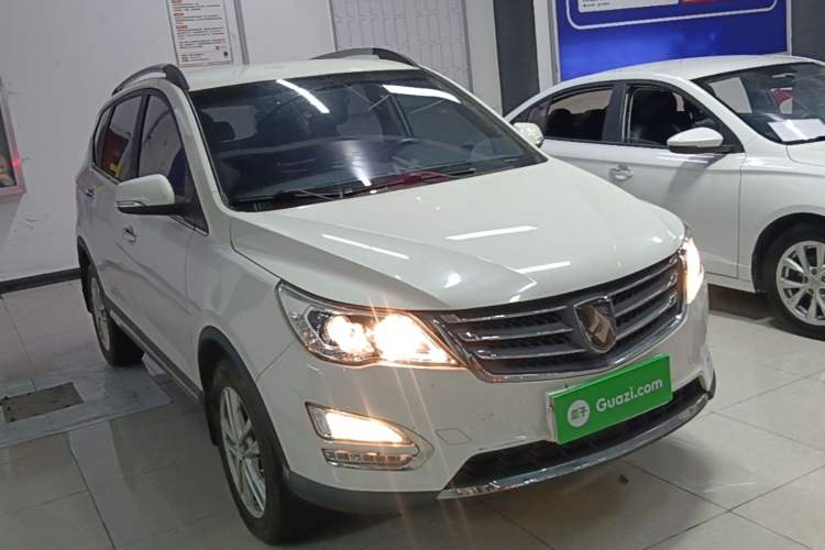 Used Baojun 560 2016 1.8L iAMT Elite Edition Front Right 45 Deg