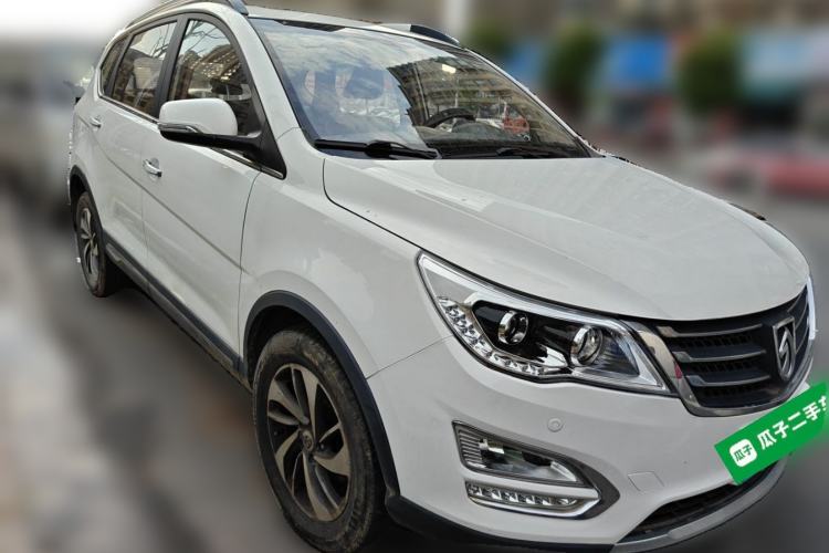 Used Baojun 560 2016 1.8L iAMT Luxury Model Front Right 45 Deg