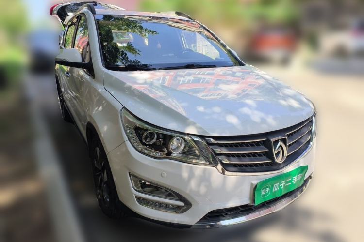 Used Baojun 560 2016 1.8L iAMT Luxury Model Front Right 45 Deg