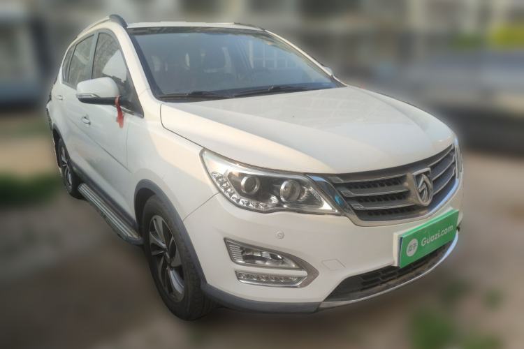 Used Baojun 560 2016 1.5T Manual Luxury Model Front Right 45 Deg