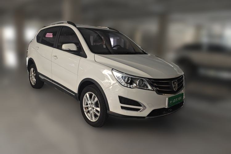 Used Baojun 560 2016 1.8L Manual Value Edition Front Right 45 Deg