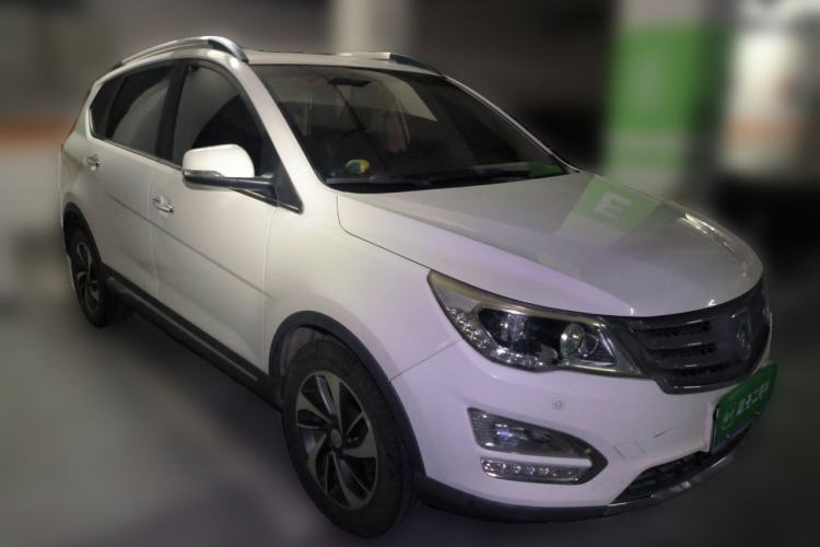 Used Baojun 560 2016 1.8L iAMT Luxury Model Front Right 45 Deg