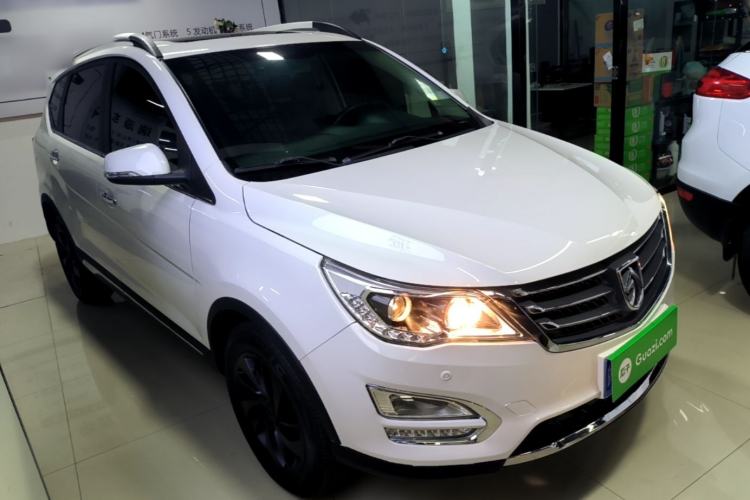 Used Baojun 560 2016 1.8L iAMT Luxury Model Front Right 45 Deg