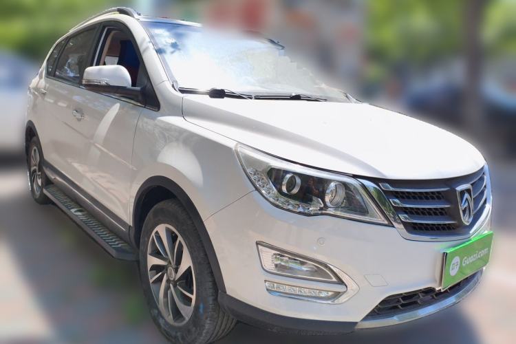Used Baojun 560 2016 1.8L iAMT Luxury Model Front Right 45 Deg