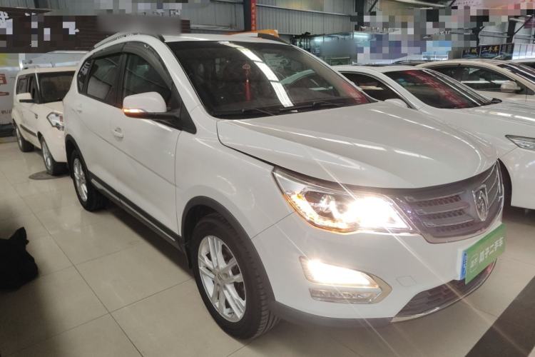 Used Baojun 560 2016 1.5T Manual Comfort Edition Front Right 45 Deg