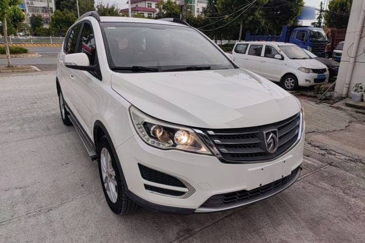 Used Baojun 560 2016 1.8L Manual Value Edition Front Right 45 Deg