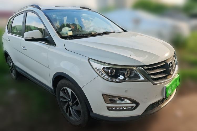 Used Baojun 560 2016 1.5T Manual Luxury Model Front Right 45 Deg
