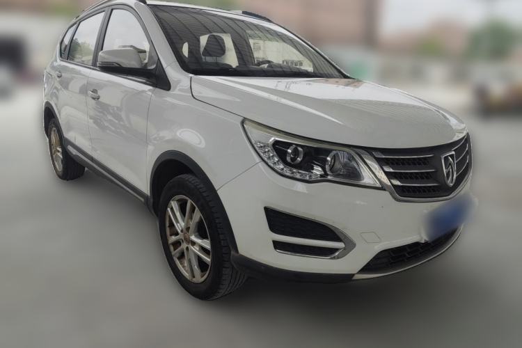 Used Baojun 560 2016 1.8L Manual Value Edition Front Right 45 Deg