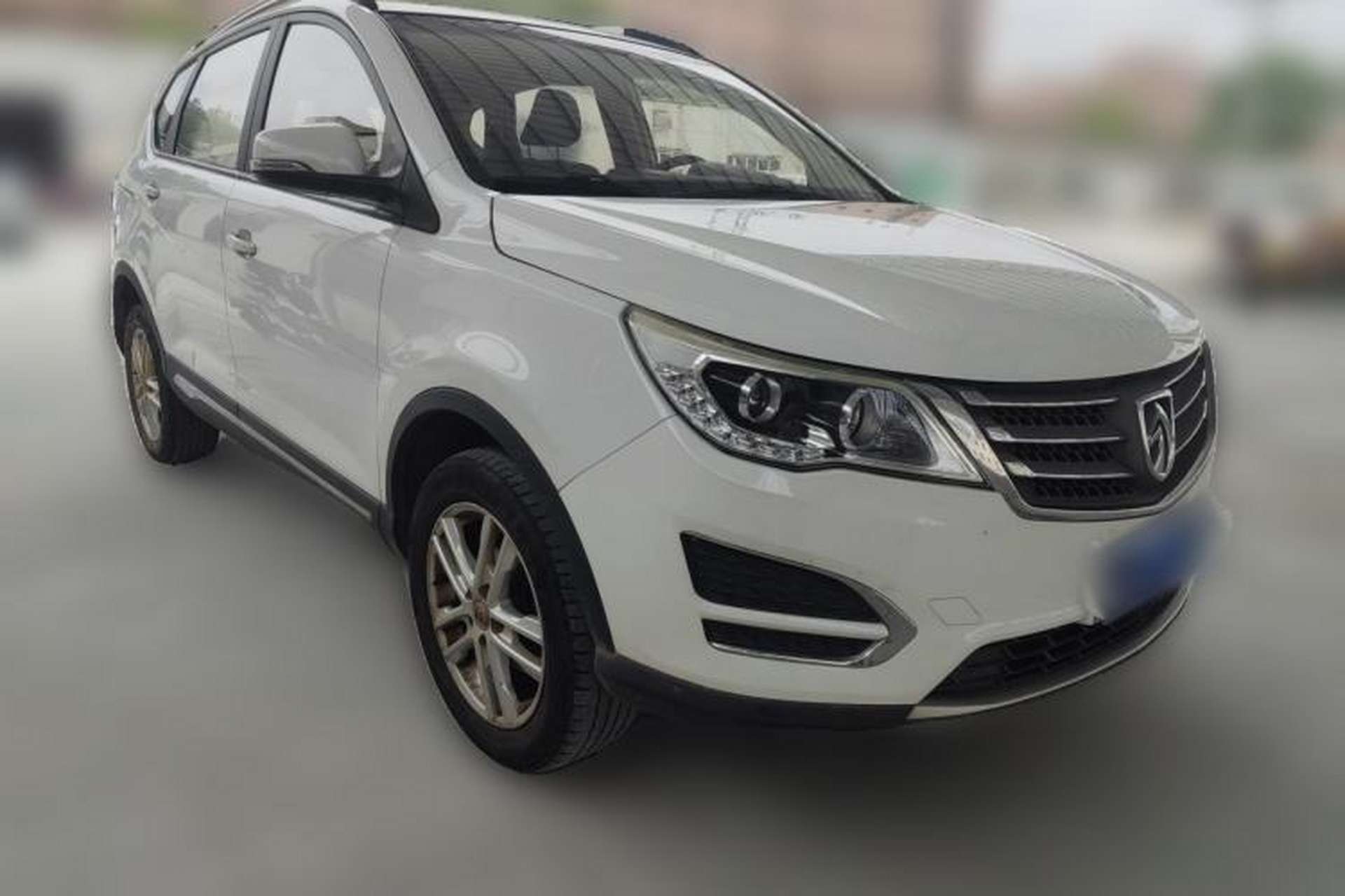 Used Baojun 560 2016 1.8L Manual Value Edition Front Right 45 Deg