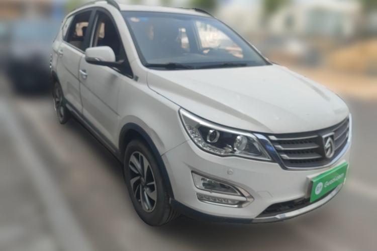 Used Baojun 560 2016 1.8L iAMT Luxury Model Front Right 45 Deg