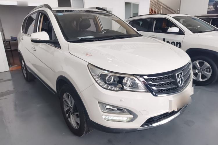 Used Baojun 560 2016 1.8L iAMT Luxury Model Front Right 45 Deg