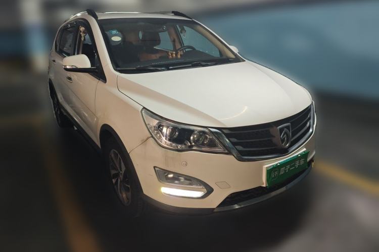 Used Baojun 560 2016 1.8L iAMT Luxury Model Front Right 45 Deg