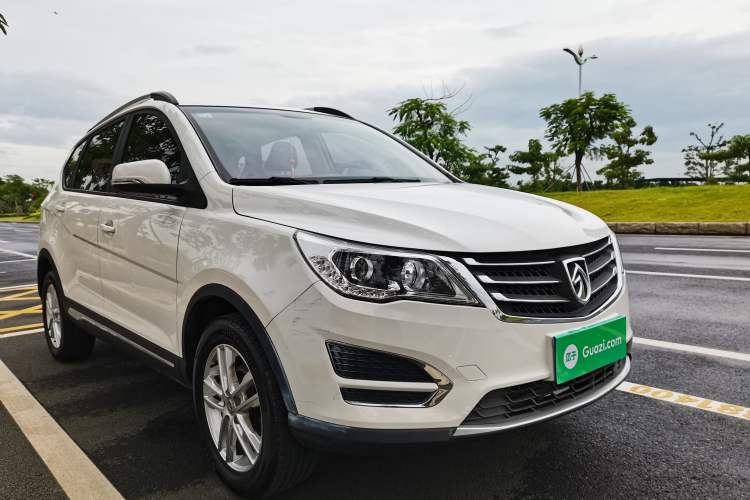 Used Baojun 560 2016 1.8L Manual Value Edition Front Right 45 Deg