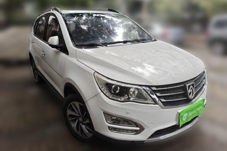 Used Baojun 560 2016 1.8L iAMT Luxury Model Front Right 45 Deg