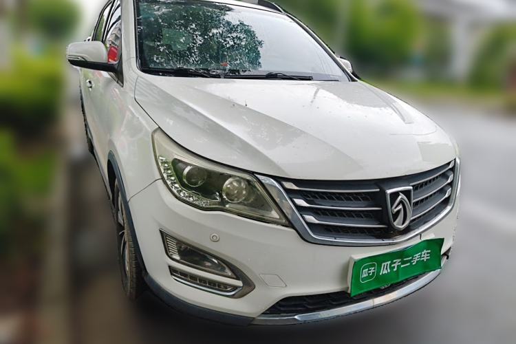 Used Baojun 560 2016 1.8L iAMT Luxury Model Front Right 45 Deg