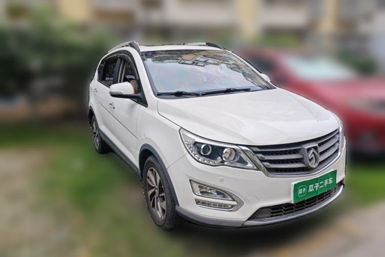 Used Baojun 560 2016 1.5T Manual Luxury Model Front Right 45 Deg