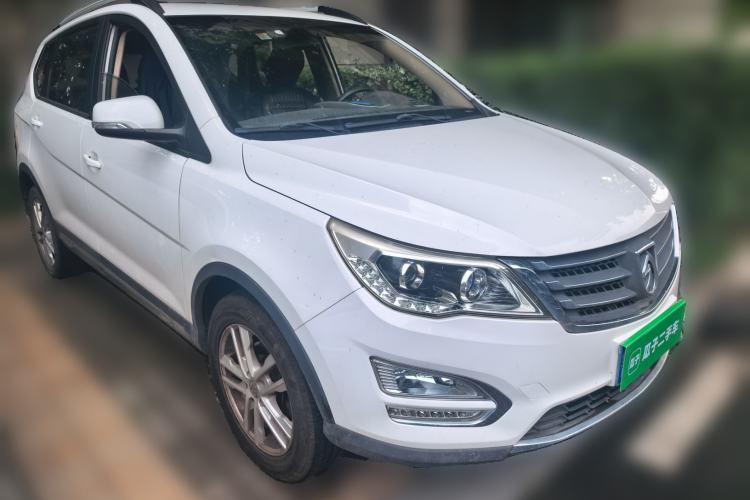 Used Baojun 560 2016 1.8L Manual Comfort Edition Front Right 45 Deg