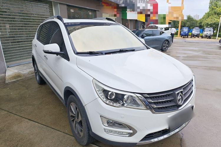 Used Baojun 560 2016 1.8L iAMT Luxury Model Front Right 45 Deg