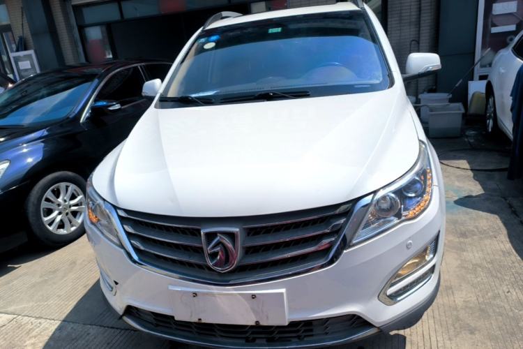 Used Baojun 560 2016 1.5T Manual Luxury Model Front