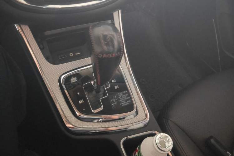 Used Baojun 560 2016 1.8L iAMT Luxury Model Gear Lever