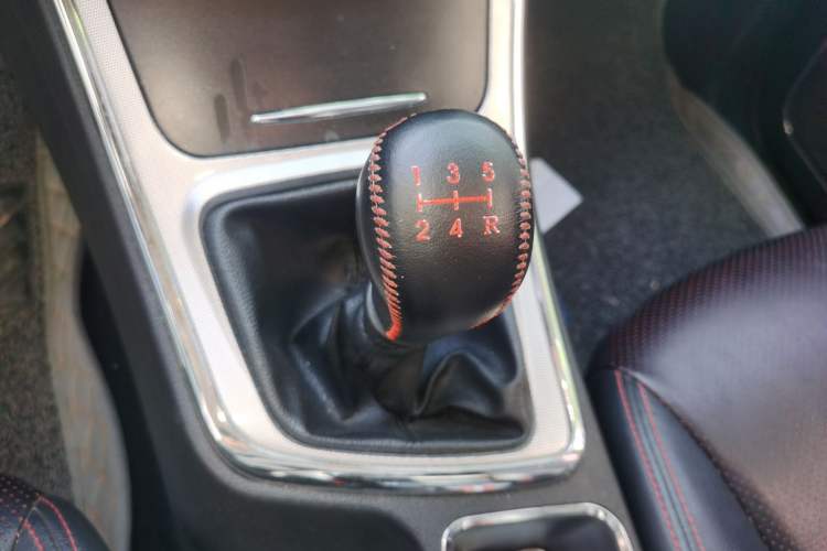 Used Baojun 560 2016 1.8L Manual Luxury Edition Gear Lever