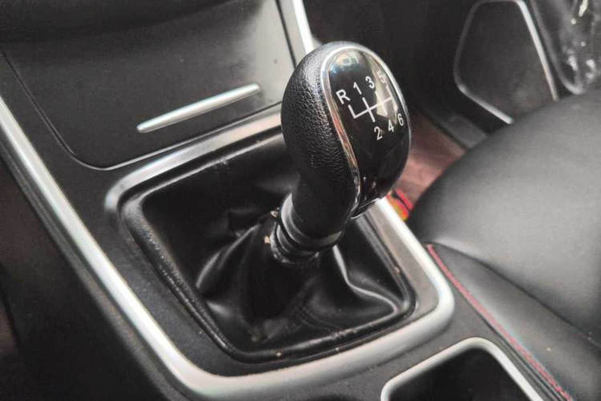 Used Baojun 560 2016 1.8L Manual Comfort Edition Gear Lever
