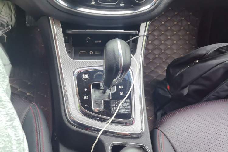 Used Baojun 560 2016 1.8L iAMT Luxury Model Gear Lever