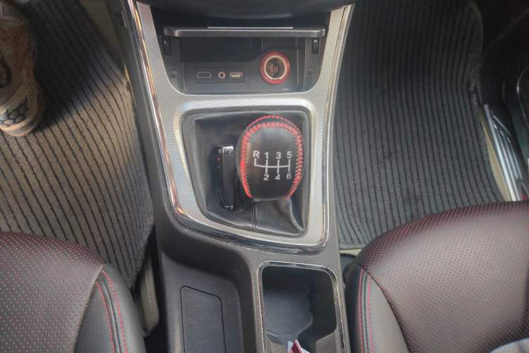 Used Baojun 560 2016 1.8L Manual Luxury Edition Gear Lever
