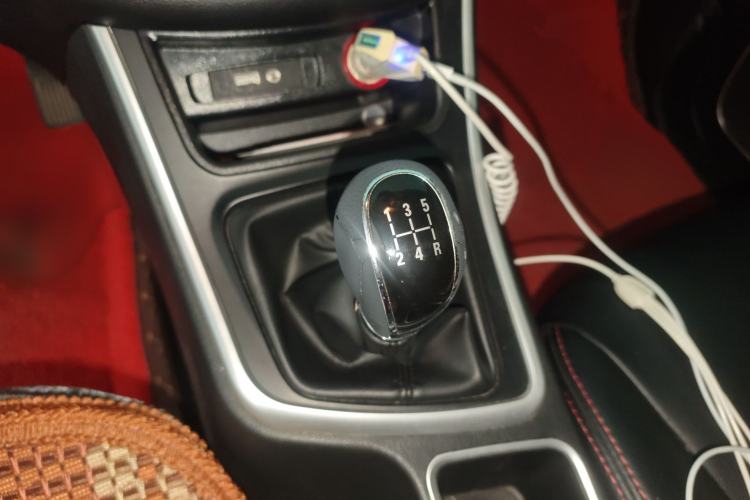 Used Baojun 560 2016 1.8L Manual Value Edition Gear Lever