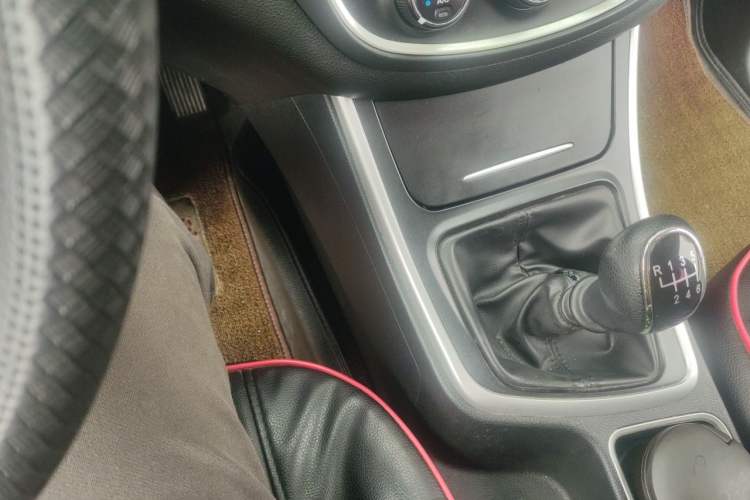 Used Baojun 560 2016 1.8L Manual Comfort Edition Gear Lever