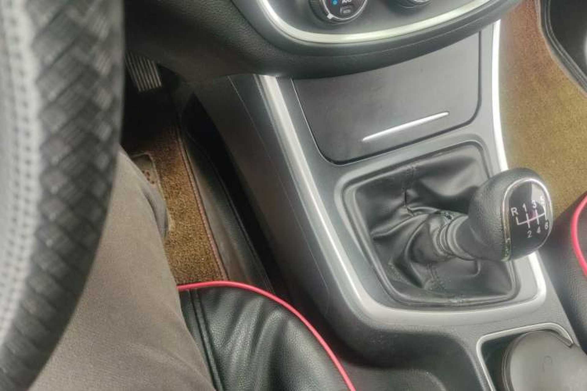 Used Baojun 560 2016 1.8L Manual Comfort Edition Gear Lever
