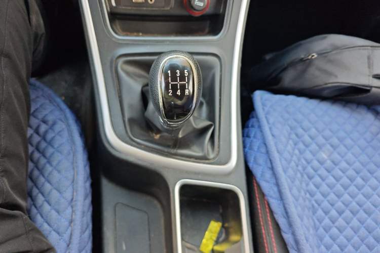Used Baojun 560 2016 1.8L Manual Value Edition Gear Lever
