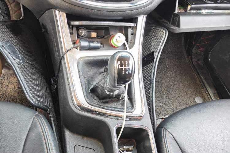 Used Baojun 560 2016 1.5T Manual Elite Edition Gear Lever