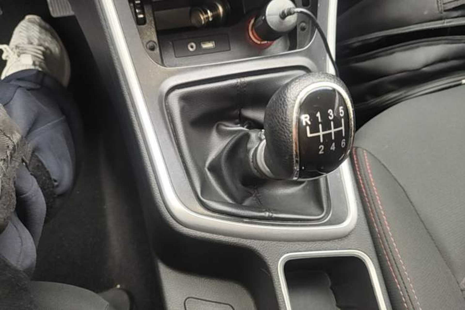 Used Baojun 560 2016 1.8L Manual Comfort Edition Gear Lever