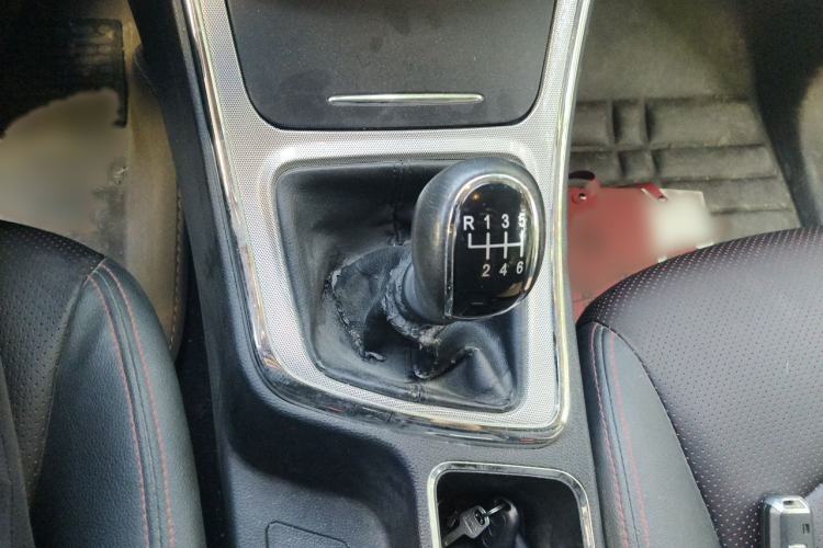Used Baojun 560 2016 1.5T Manual Luxury Model Gear Lever