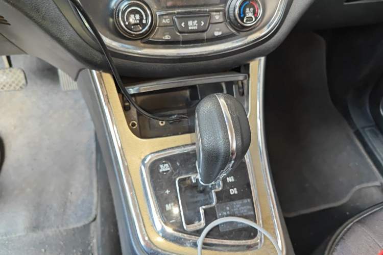 Used Baojun 560 2016 1.8L iAMT Luxury Model Gear Lever