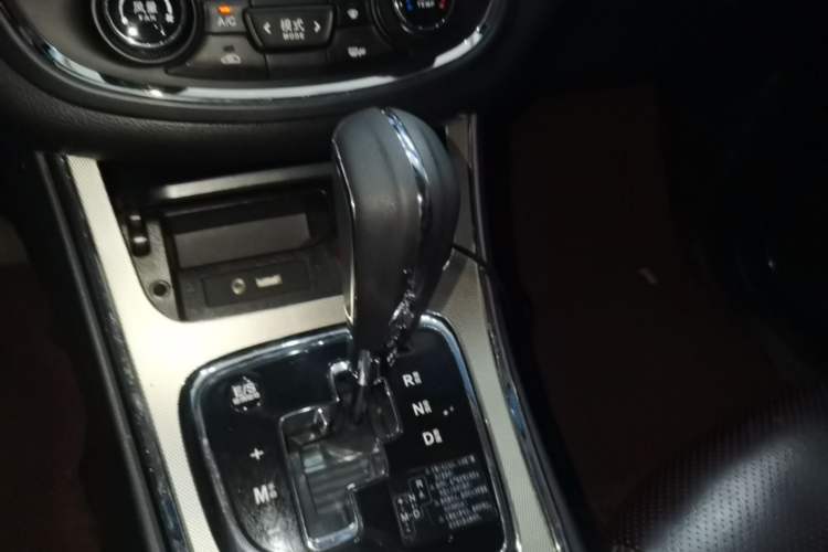 Used Baojun 560 2016 1.8L iAMT Luxury Model Gear Lever