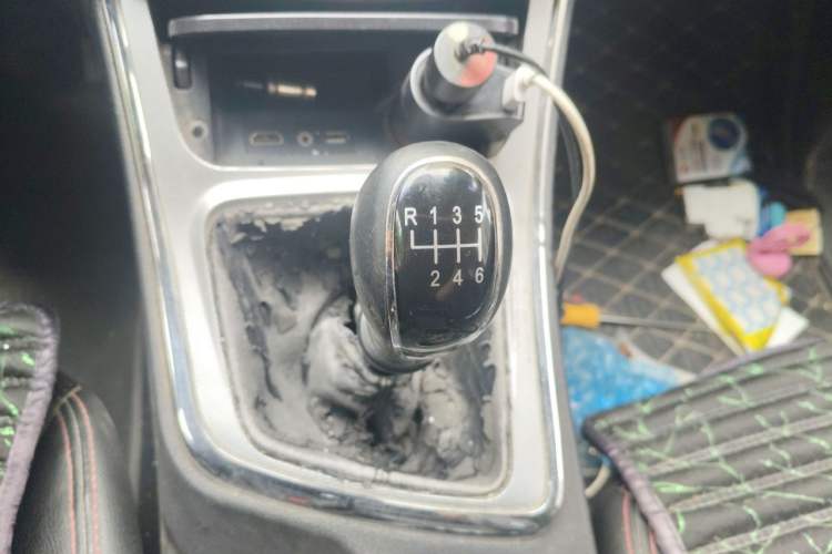 Used Baojun 560 2016 1.5T Manual Luxury Model Gear Lever