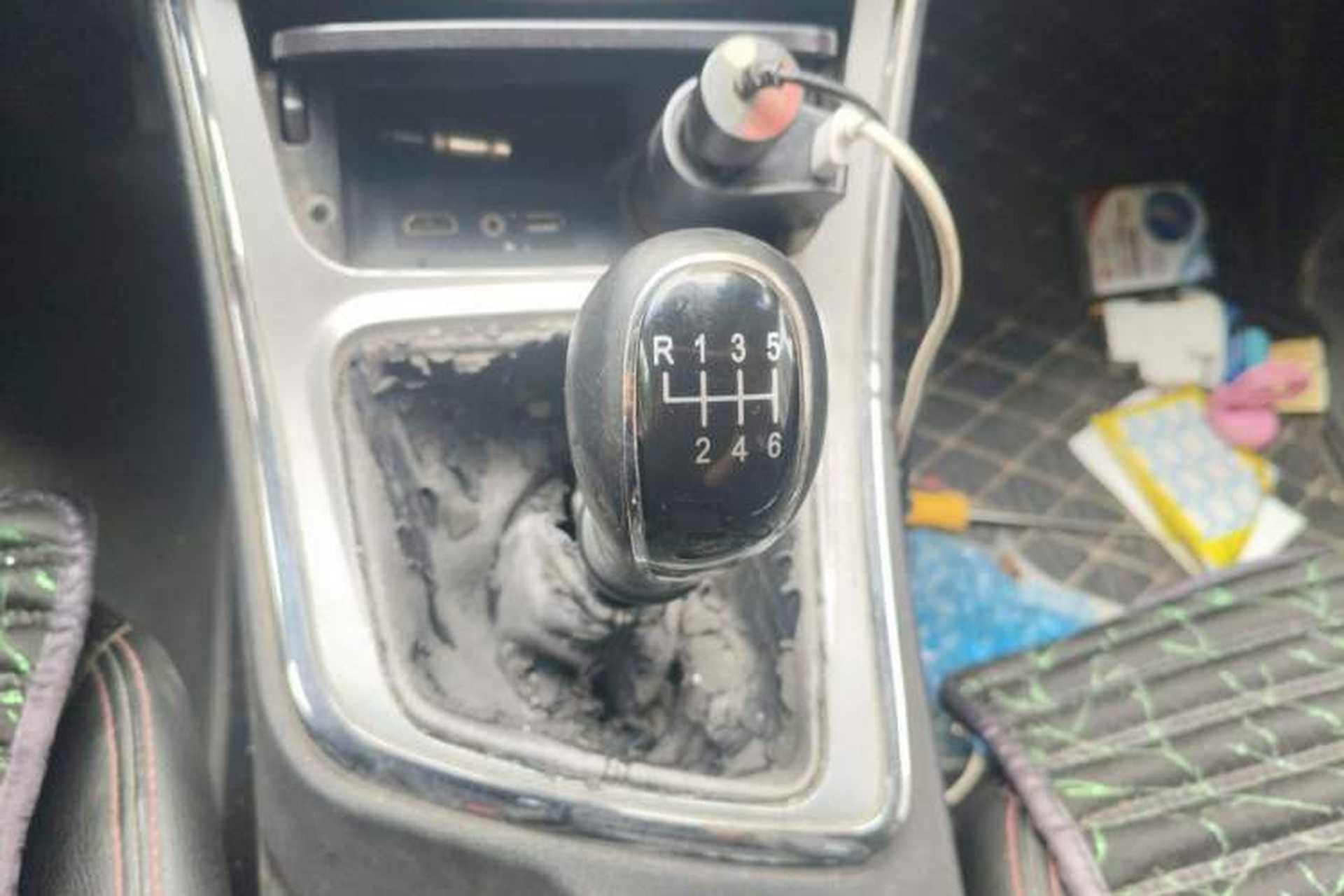 Used Baojun 560 2016 1.5T Manual Luxury Model Gear Lever