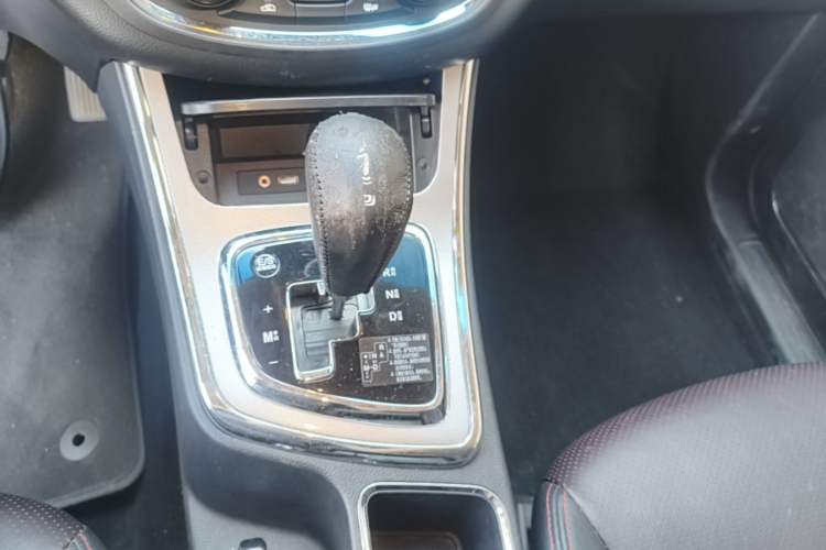 Used Baojun 560 2016 1.8L iAMT Luxury Model Gear Lever