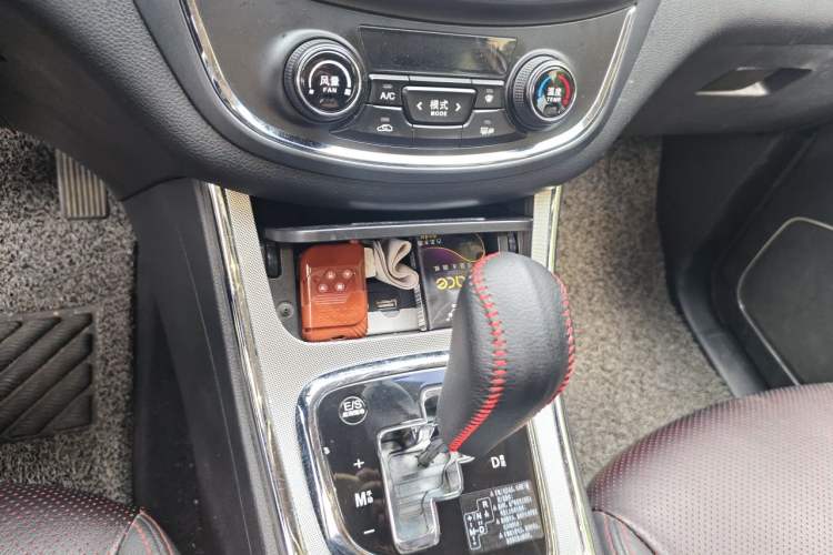 Used Baojun 560 2016 1.8L iAMT Luxury Model Gear Lever